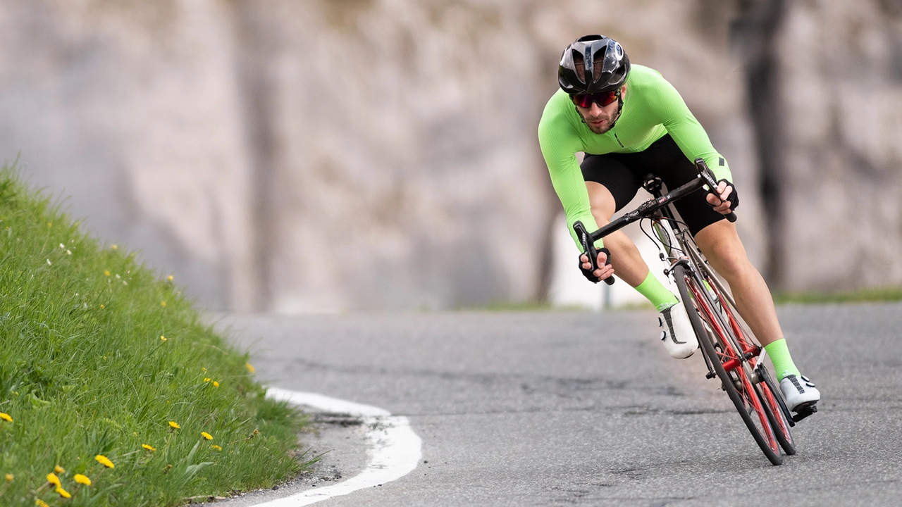 Is competitive cycling a green sport or a green-washed sport?